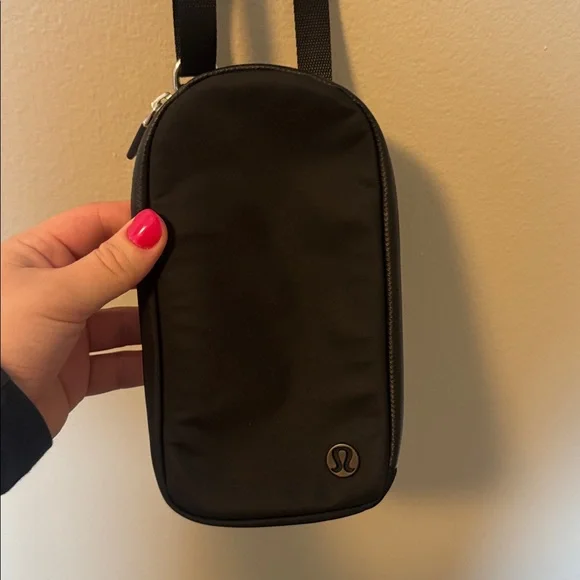 Lululemon Phone Crossbody Bag Black - Picture 3 of 8